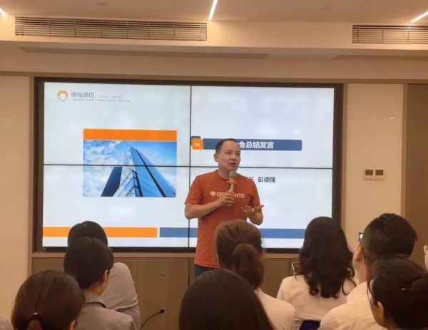 展翼通信設(shè)備服務(wù),手機(jī)批發(fā),湖南手機(jī)零售,常德電話繳費(fèi),常德上戶業(yè)務(wù) 展翼通信設(shè)備服務(wù),手機(jī)批發(fā),湖南手機(jī)零售,常德電話繳費(fèi),常德上戶業(yè)務(wù)